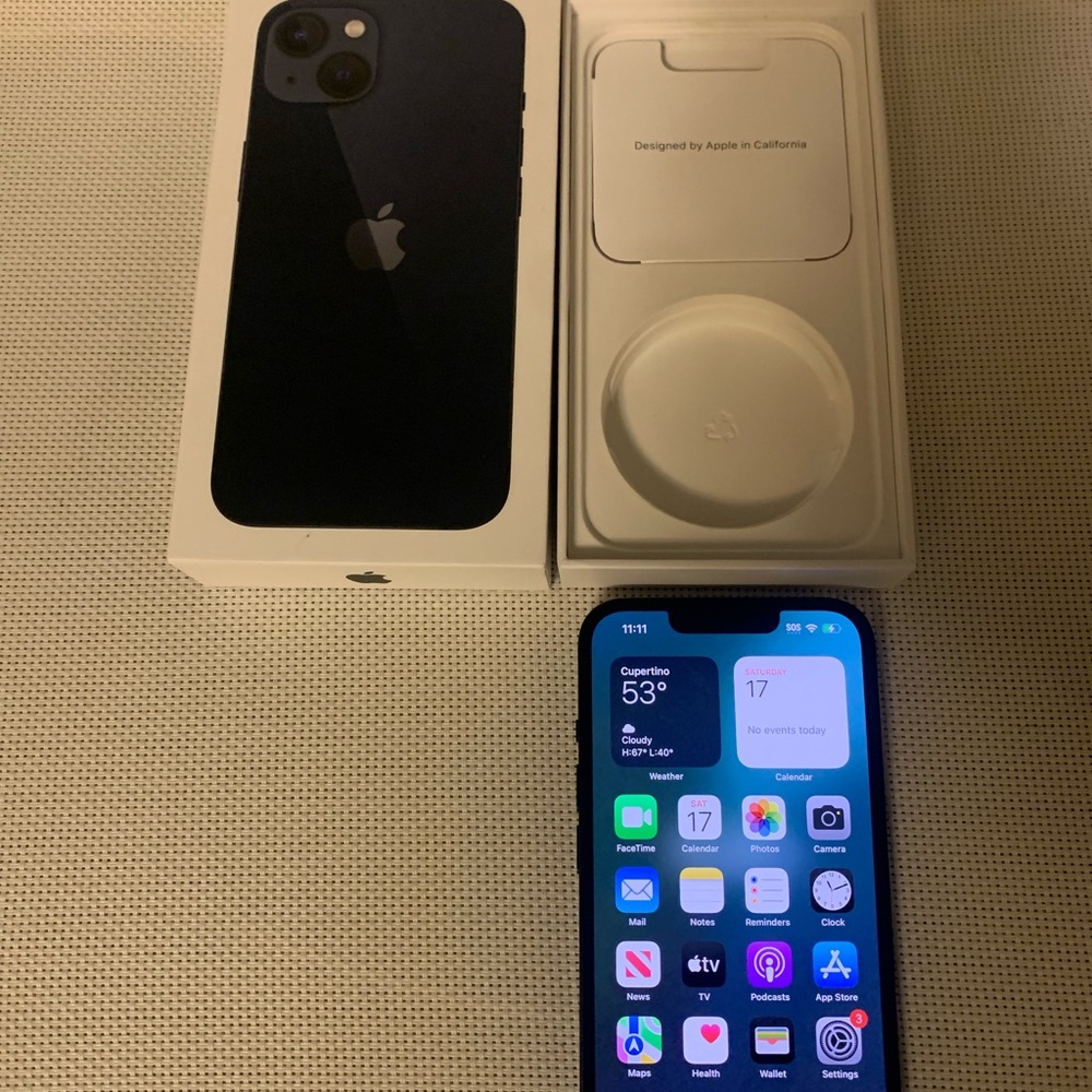 Apple iPhone 13 - Deep Blue